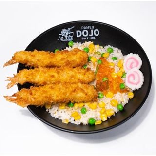 Arroz con langostinos fritos