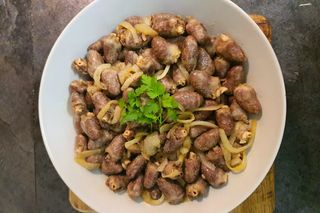 Пилешки сърца с лук (250г)