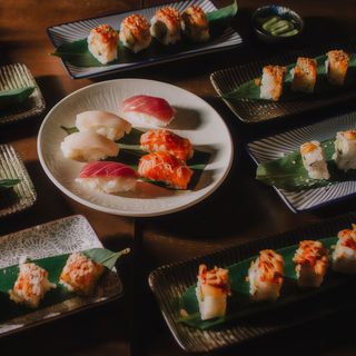 California sushi roll +Bankok Petit sushi roll+nigiri salmon flameado