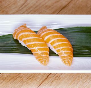 80. Nigiri De Salmón (2 Uds.)