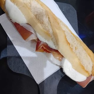 Mediterraneo prosciutto crudo e formaggio