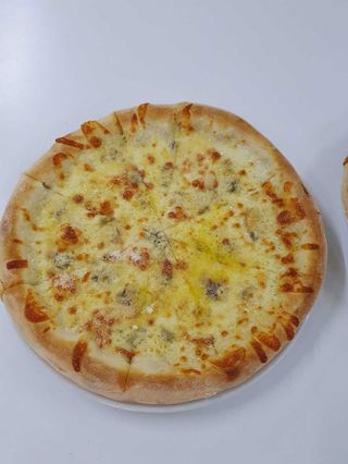 Pizza Quattro Formaggi Ø32cm