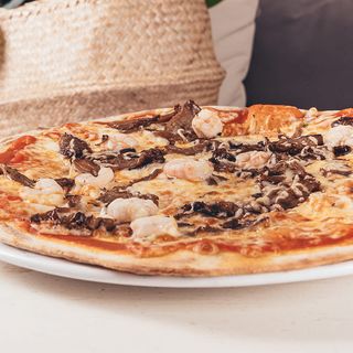 Pizza Gambas Y Setas (32 Cm.)