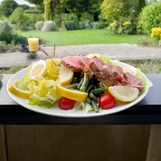 Salată Nicoise