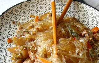 Spaghetti di soia con vitello al tegamino (piccante)