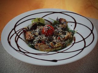 Теплий салат з телятиною (280g)