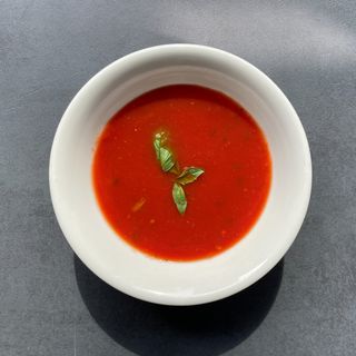 Juha rajčica sa svježim bosiljkom