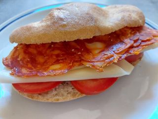 Panino salamino piccante