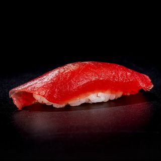 Nigiri tuna