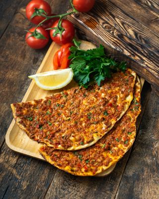 Лахмаджун с фаршем