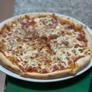 63. Pizza De Jamón