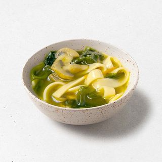 Грибна юшка з локшою