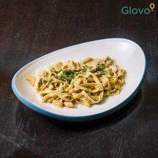 Tagliatelle cu pui si dovlecel