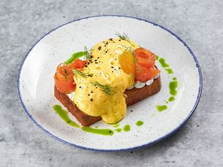 Яйця Бенедикт з лососем