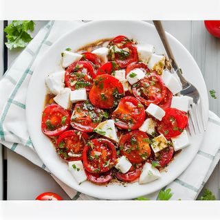 Salată de roşii cu telemea