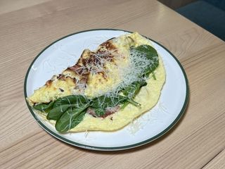 Омлет з беконом та грибами