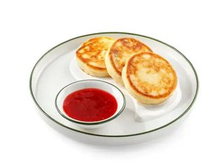 Branzoaice cu smantana si gem de capsuni