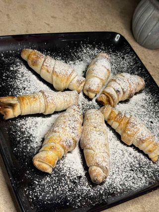 Kiflice sa Nutellom 350 g + Sok