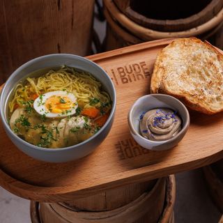 Курячий бульйон з м'ясом птиці та локшиною власного приготування (430/45 г)