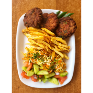 3бр. Пържени кюфтета с гарнитура (600г)