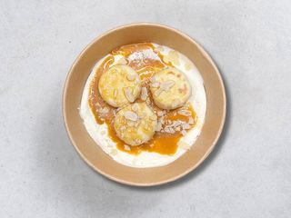 Delikatny twarogowy deser z karmelem (300g)