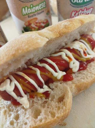 Cachorro em Pão de Bifana