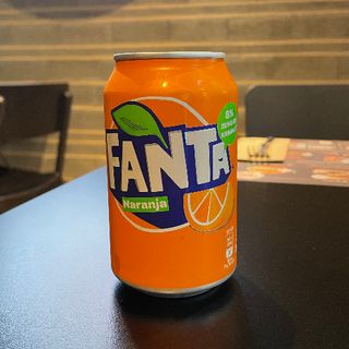 Fanta Naranja lata 330ml.