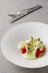 Ardei copți cu aioli picant & mousse de parmezan