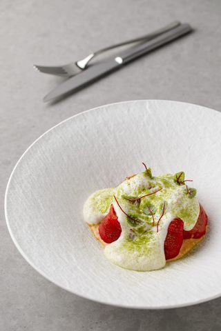 Ardei copți cu aioli picant & mousse de parmezan