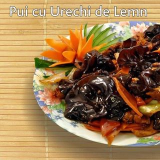 Combo pui cu urechi de lemn și tăieței