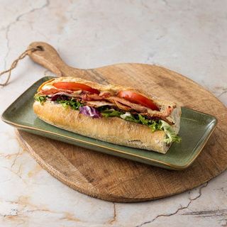 Bagietka - Cezar z indykiem sous-vide + chutney bekonowy