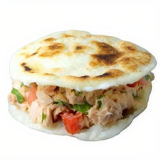 Arepa Venezolana De Atún Con Tomate Y Cebolla