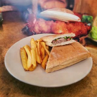 Tost sendvič salama