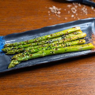 Sparanghel la grătar