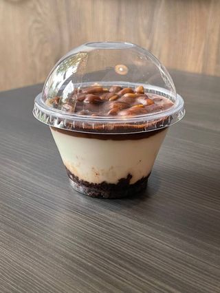 Торт Снікерс