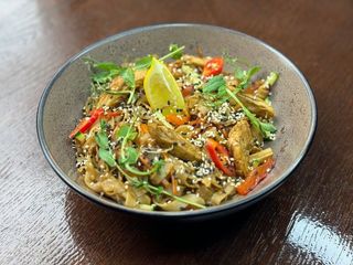 Рисова локшина з куркою та овочами (400g)