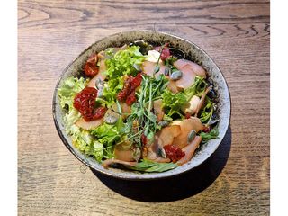 З в'яленим м'ясом і моцарелою (240g)