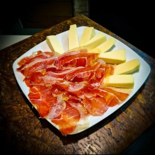 Tabla de Jamón Serrano y Queso 