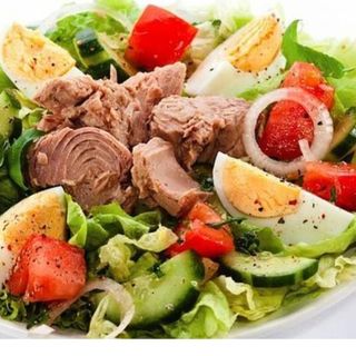 Menu (1)Ensalada mixta (2)Entrecot 