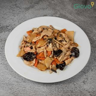 31. Пиле с бамбук и гъби (700г)