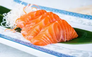 6.- Sashimi Salmón