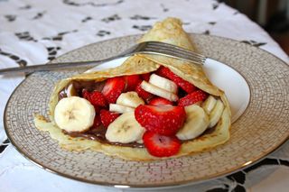 Млинці з міксом фруктів і Нутеллою (290г)