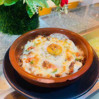 PLATO ORIENTAL (con patatas y doble queso y gratinado)