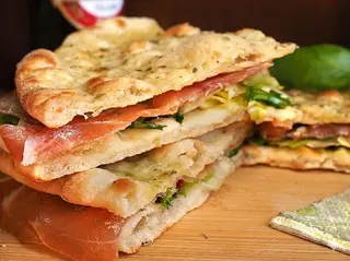 Pane arabo calzone