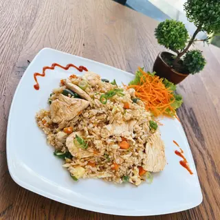 Orez la wok cu pui