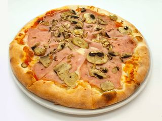 Pizza Prosciutto e Funghi