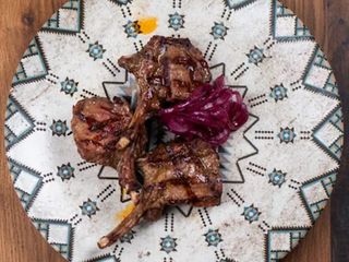 каре молодого теля на вугіллі (100 г)