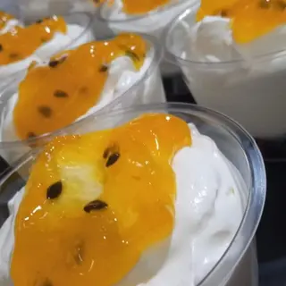 Mousse De Yogurt Con Parchita