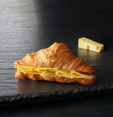 კრუასანი ყველით