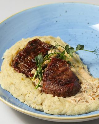 Телячі медальйони з трюфельним пюре (340г)